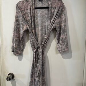 Elegant Paisley Women's Robe - Gray